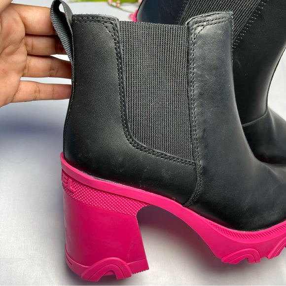 Sorel Brex Waterproof High-Heel Chelsea Boots Black Cactus Pink Size 7.5 - Picture 3 of 16